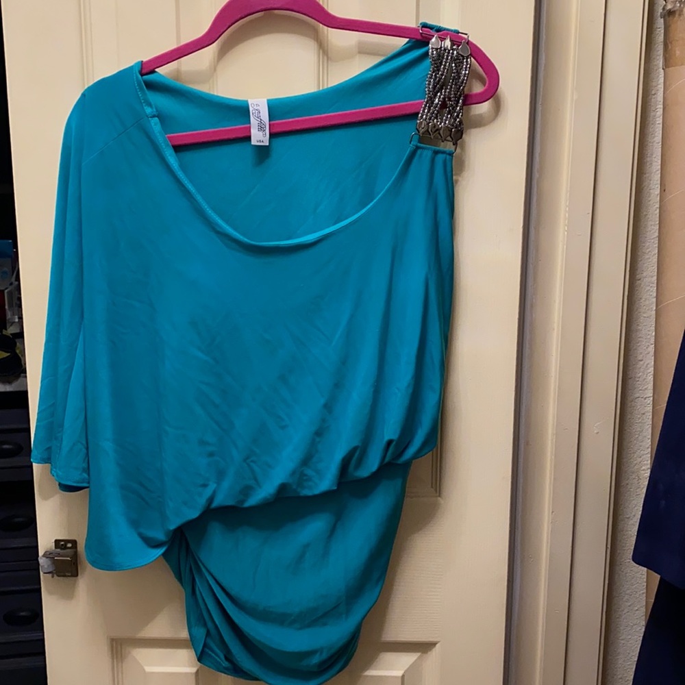 C.graffitti style top